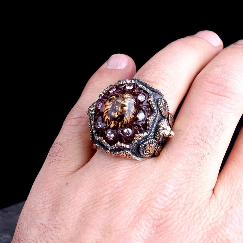 Ay Yıldız Tuğra İşlemeli Kehribar Taş Aslan Gümüş Yüzük