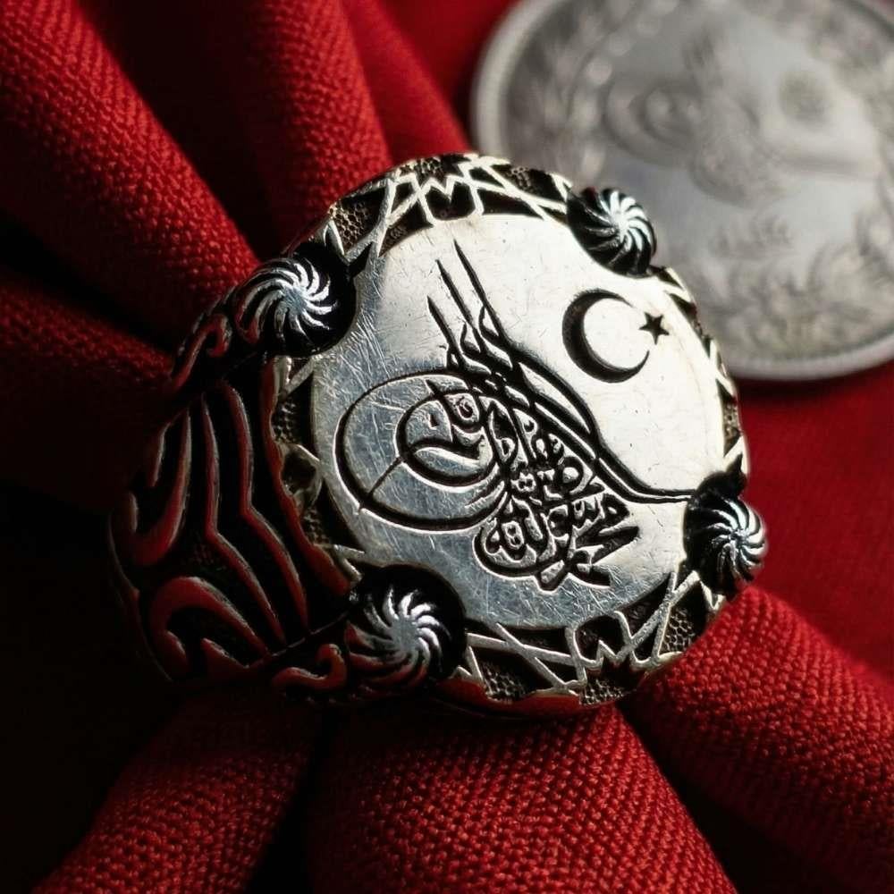 Ay Yıldız Tuğra İşlemeli Kenar Motifli Gümüş Erkek YüzükTuğra Yüzük