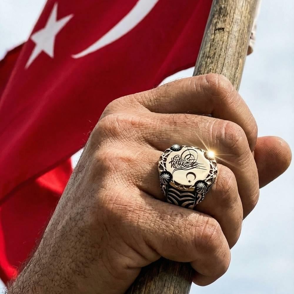 Ay Yıldız Tuğra İşlemeli Kenar Motifli Gümüş Erkek YüzükTuğra Yüzük