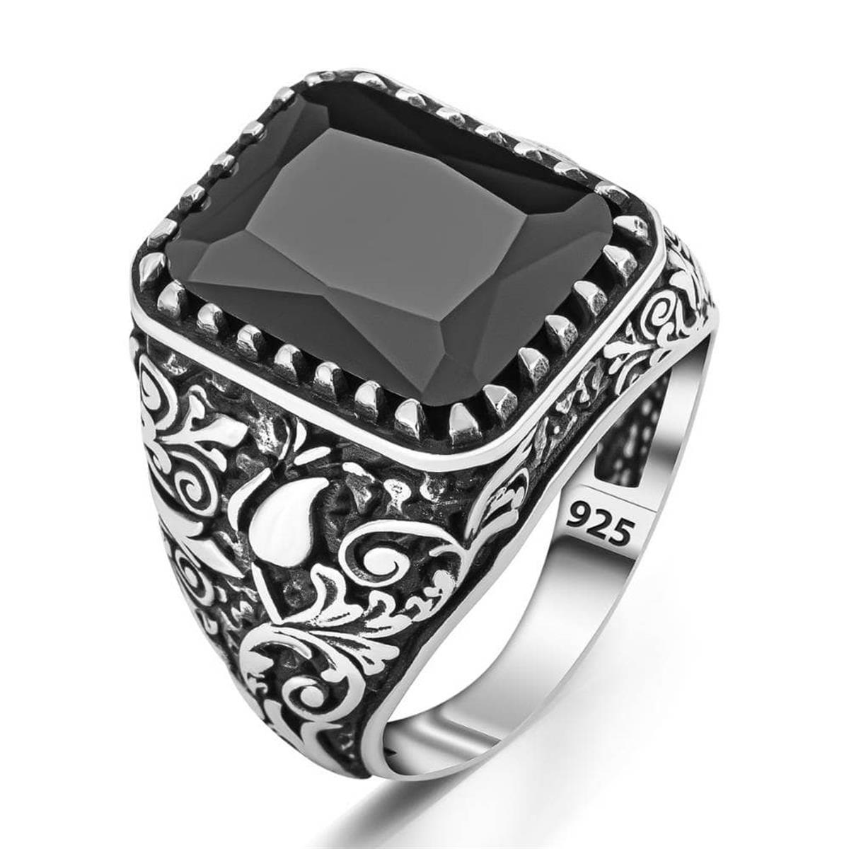 Çiçek Desenli Kesme Siyah Zirkon Taşlı Gümüş Yüzük