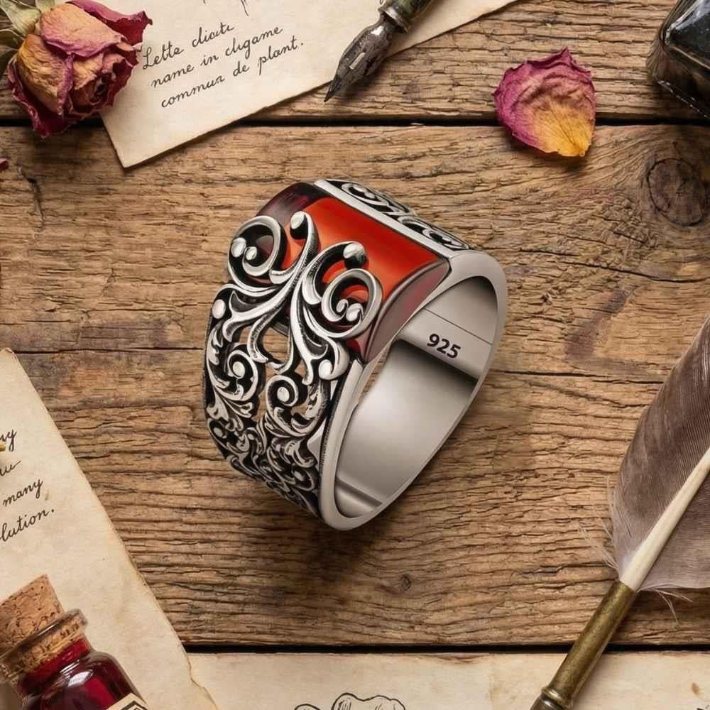 Çiçek Motifli Kırmızı Zirkon Taşlı Gümüş YüzükZirkon Taşlı Yüzükler