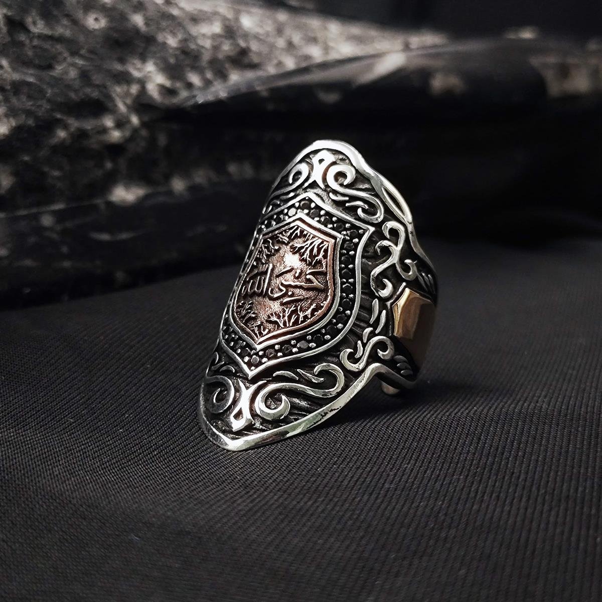 Hasbiyallah Yazılı  Zirkon Taşlı Okçu Gümüş Yüzük