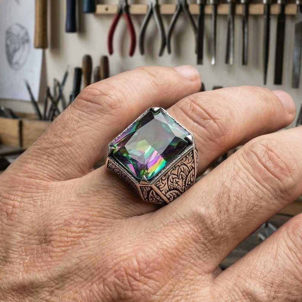 Kalem İşlemeli Mistik Topaz Taşlı Gümüş YüzükMystic Topaz Stone Ring
