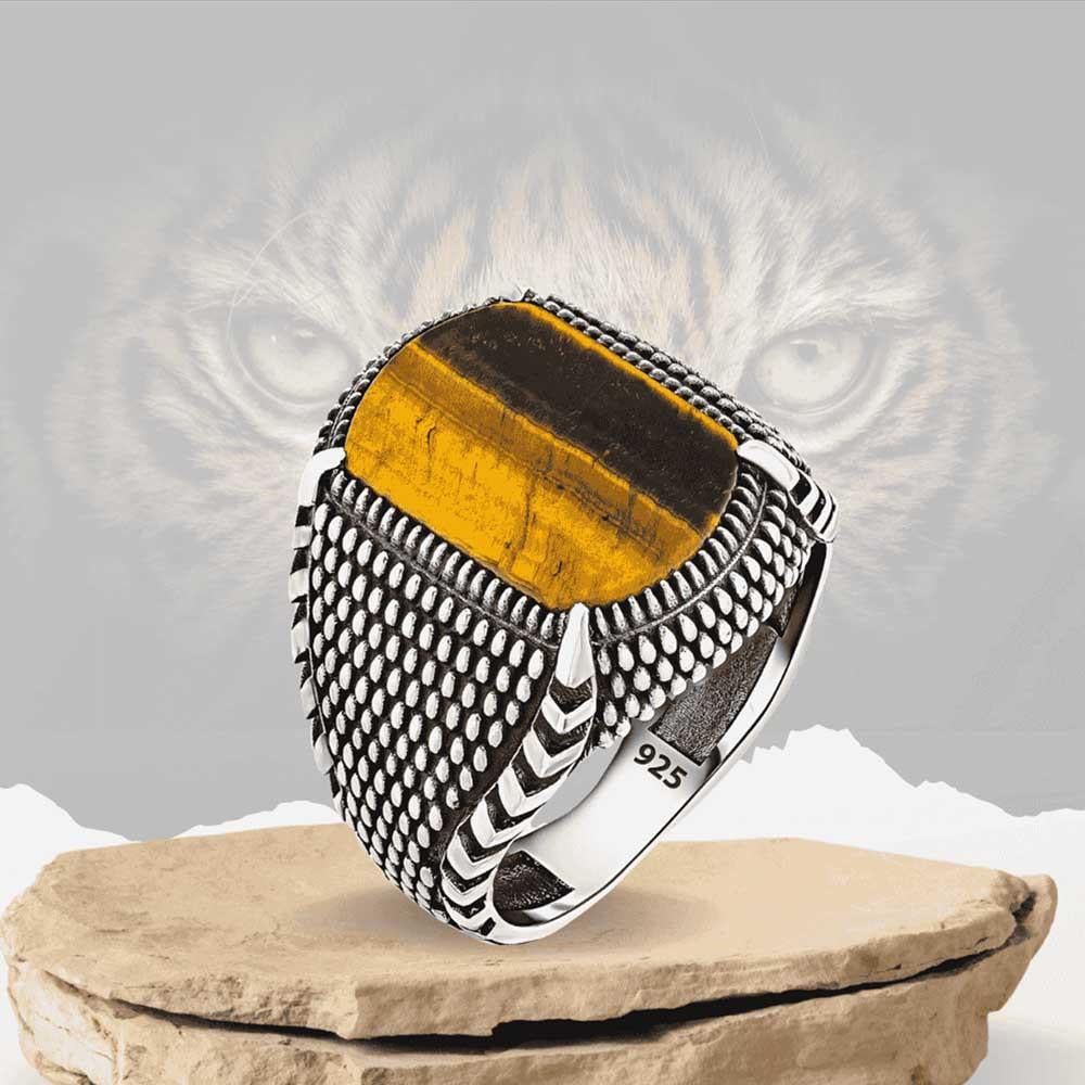 Kaplan Gözü Taşlı Pençe Tırnak Gümüş YüzükKaplan Gözü Taşlı Yüzükler