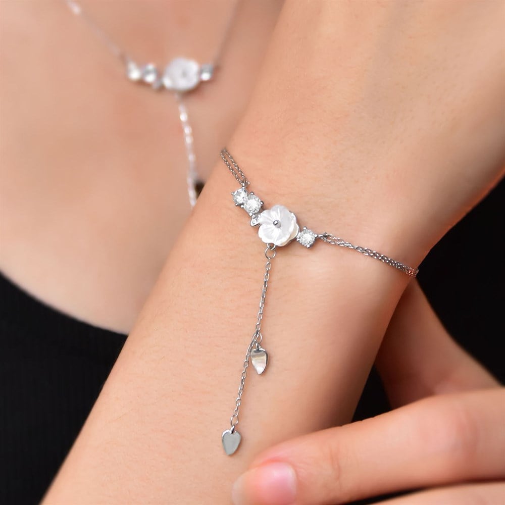 Kardelen Çiçeği Zirkon Taşlı Kadın Gümüş Set Silver