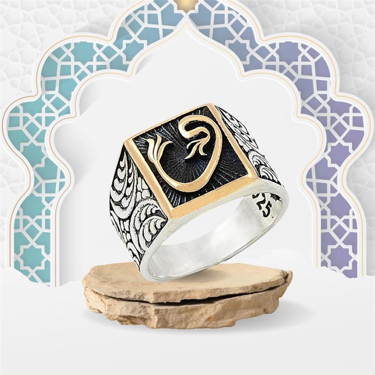 Kare Kesim Vav Harfi Motifli Gümüş Erkek Yüzük