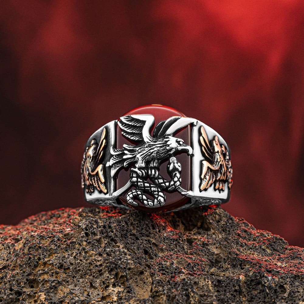 Kartal ve Yılan Modelli Kırmızı Taşlı Gümüş Yüzük
