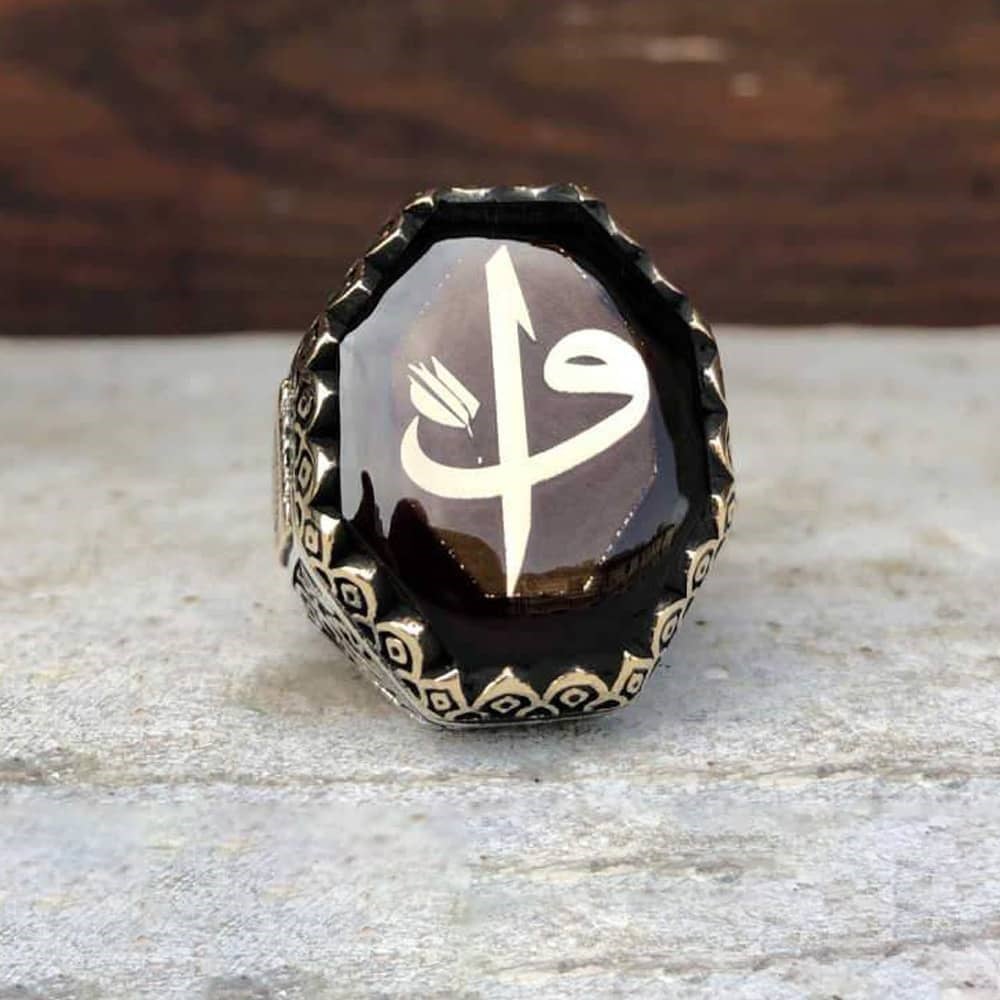 Kehribar Taşlı Köşeli Elif Vav Motifli Gümüş Yüzük