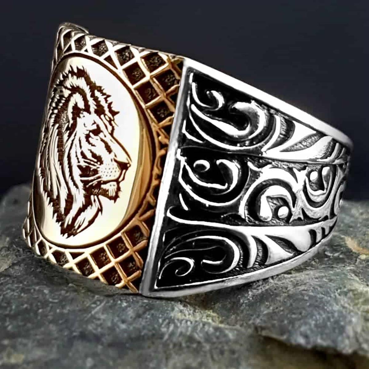 Edge Motif Embroidered Lion Head Sterling Silver Ring