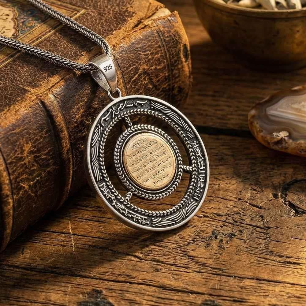 Kenarları Motifli Ayetel Kürsi Gümüş KolyeAyetel Kürsi Kolye