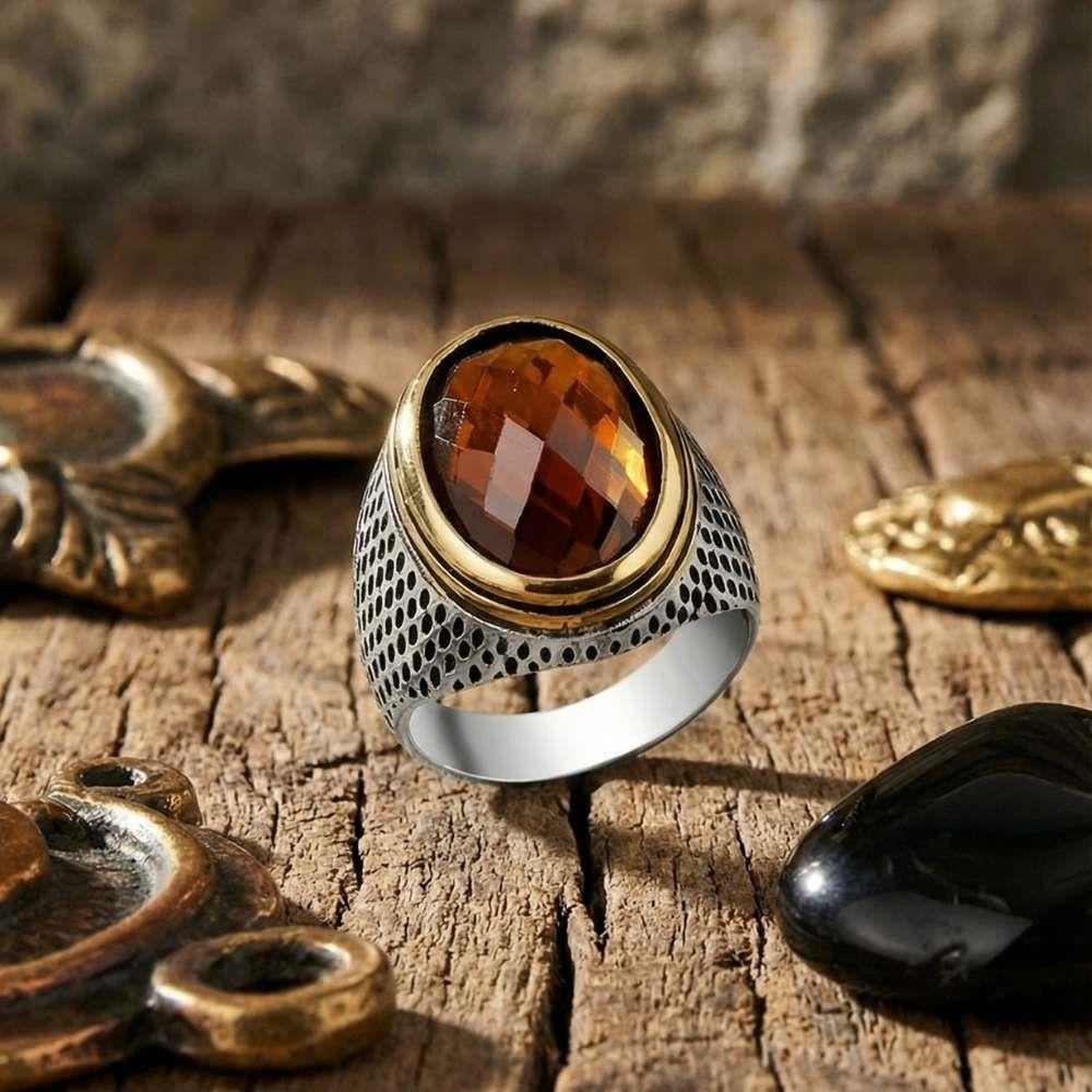 Kesme Zirkon Taşlı Gold Detaylı Gümüş Erkek YüzükZirkon Taşlı Yüzükler