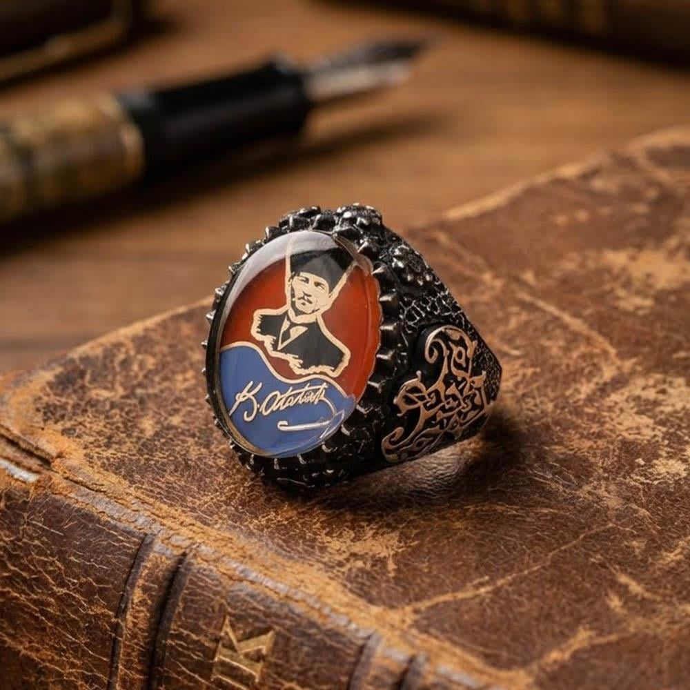 Kırmızı Lacivert Mineli Atatürk İşlemeli Gümüş YüzükAtatürk Yüzükleri