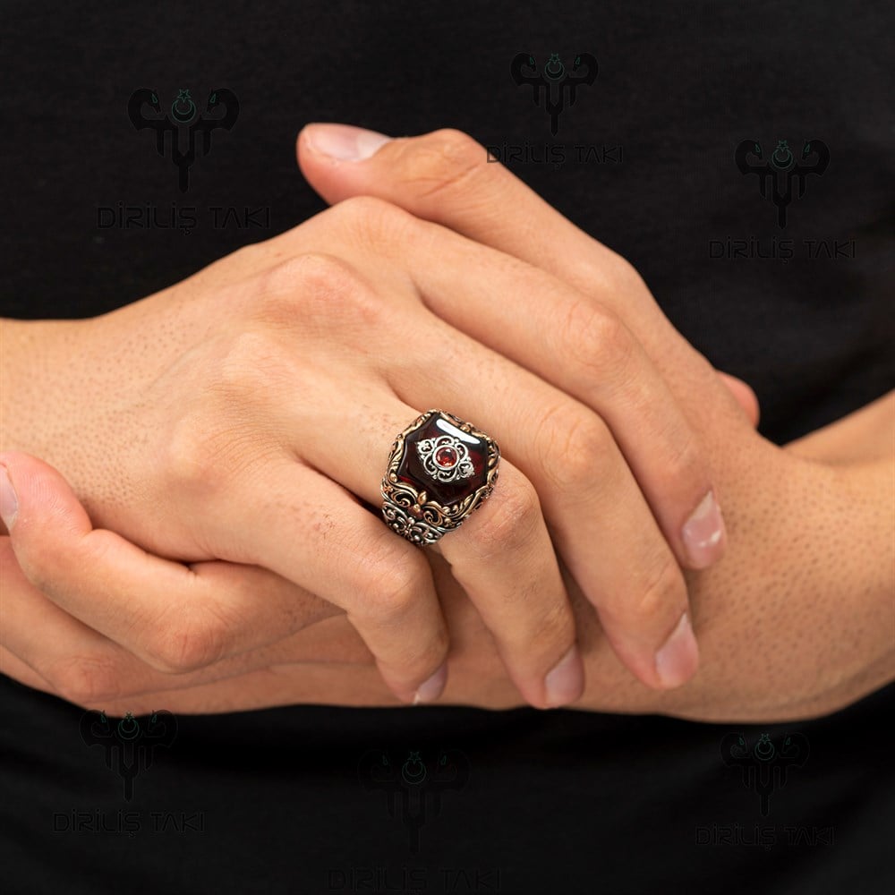 Kırmızı Oniks Taşlı Ortası Tektaş Gümüş Erkek Yüzük