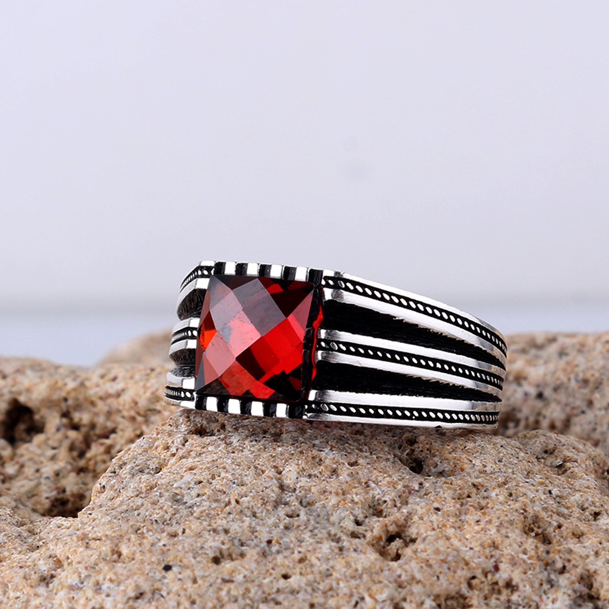 Kırmızı Renk Zirkon Taşlı 925 Ayar Gümüş YüzükZircon Stone Ring
