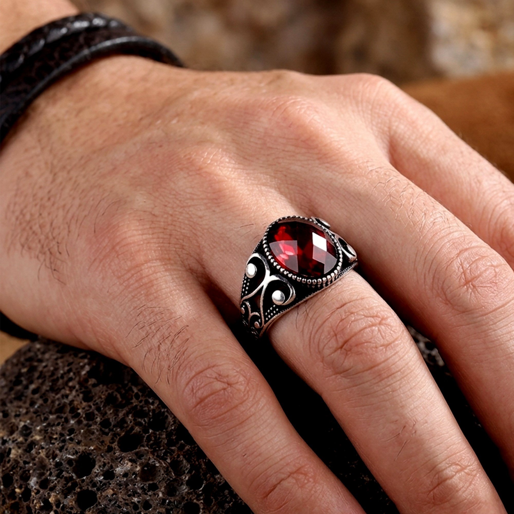 Kırmızı Renk Zirkon Taşlı 925 Ayar Gümüş YüzükZircon Stone Ring