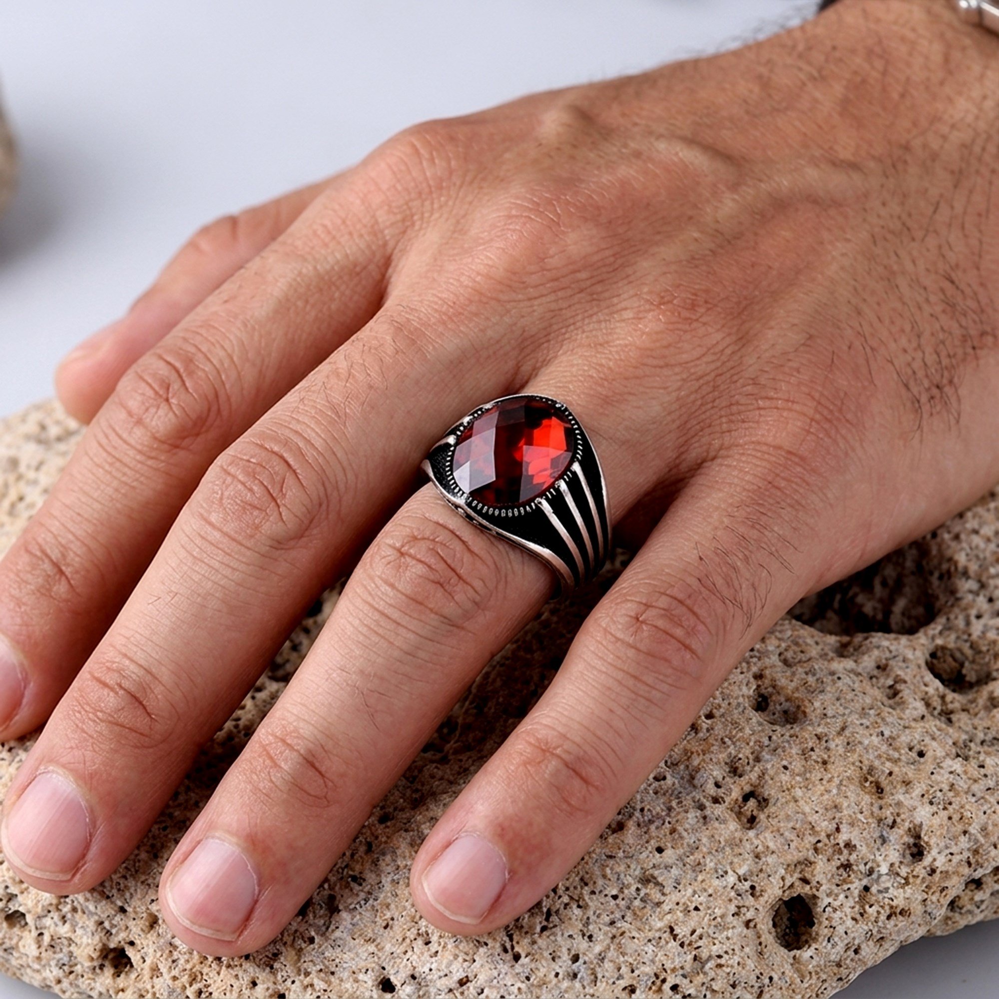 Kırmızı Renk Zirkon Taşlı 925 Ayar Gümüş YüzükZircon Stone Ring