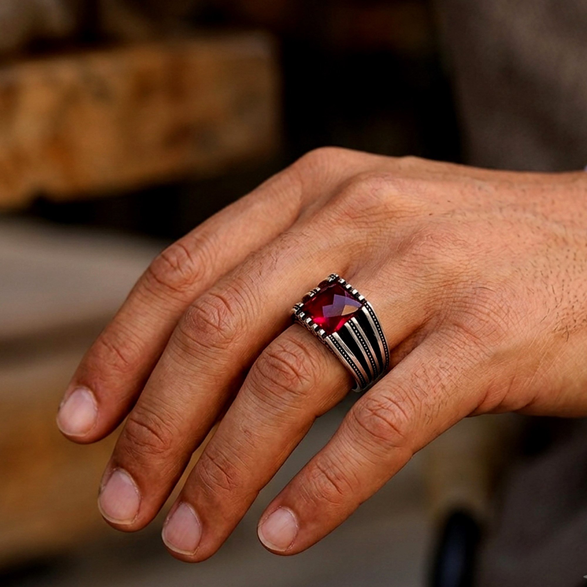 Kırmızı Renk Zirkon Taşlı 925 Ayar Gümüş YüzükZircon Stone Ring