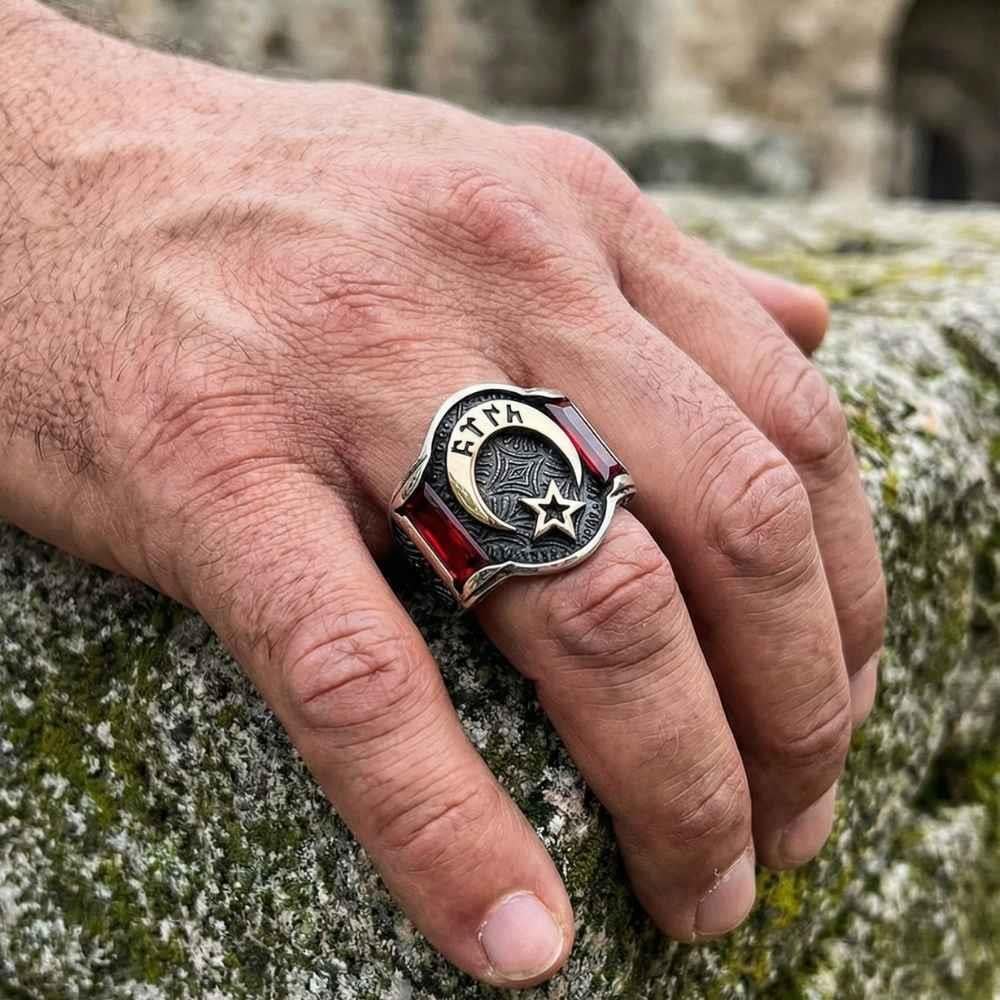 Kırmızı Zirkon Taşlı Ay Yıldız Motifli Gümüş Erkek YüzükAy Yıldız Yüzük