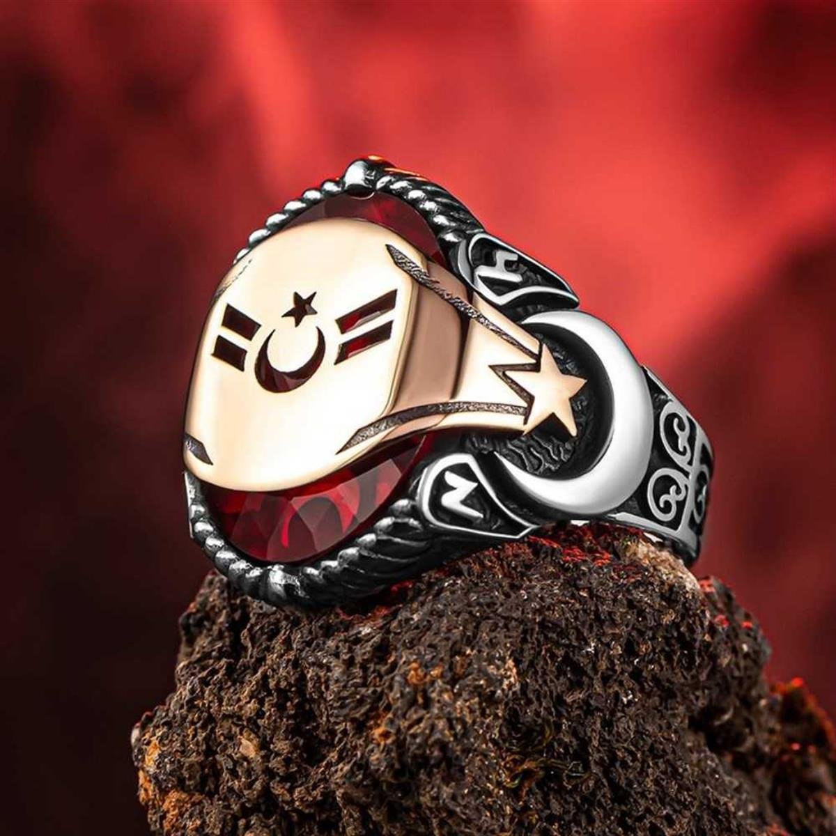 Kırmızı Zirkon Taşlı Ay Yıldız Motifli Uzman Çavuş Model Gümüş Yüzük