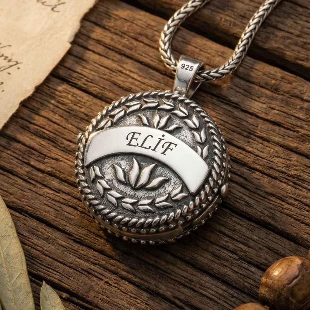 Kişiye Özel İsimli Muska Kabı Cevşen Gümüş KolyeMuskalık ve Cevşen Kolye