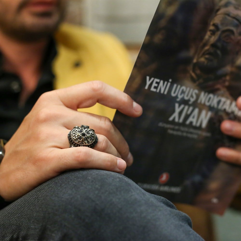 Kişiye Özel Kapaklı Selçuklu Desenli Gümüş Yüzük