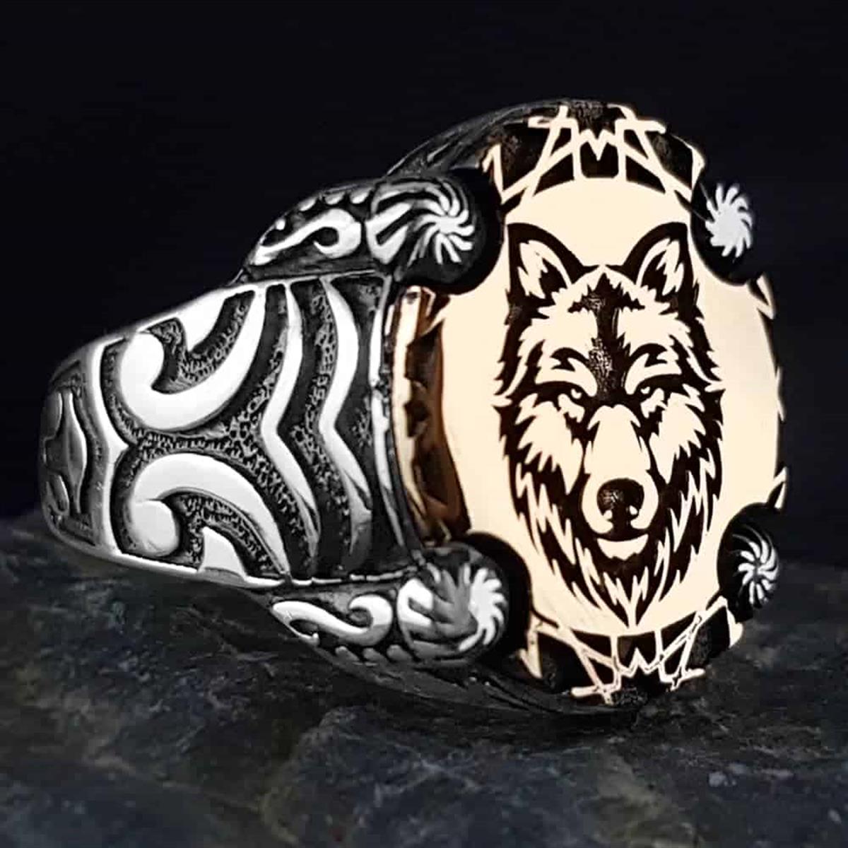 Kurt Kafası İşlemeli Kenar Motifli Gümüş Yüzük