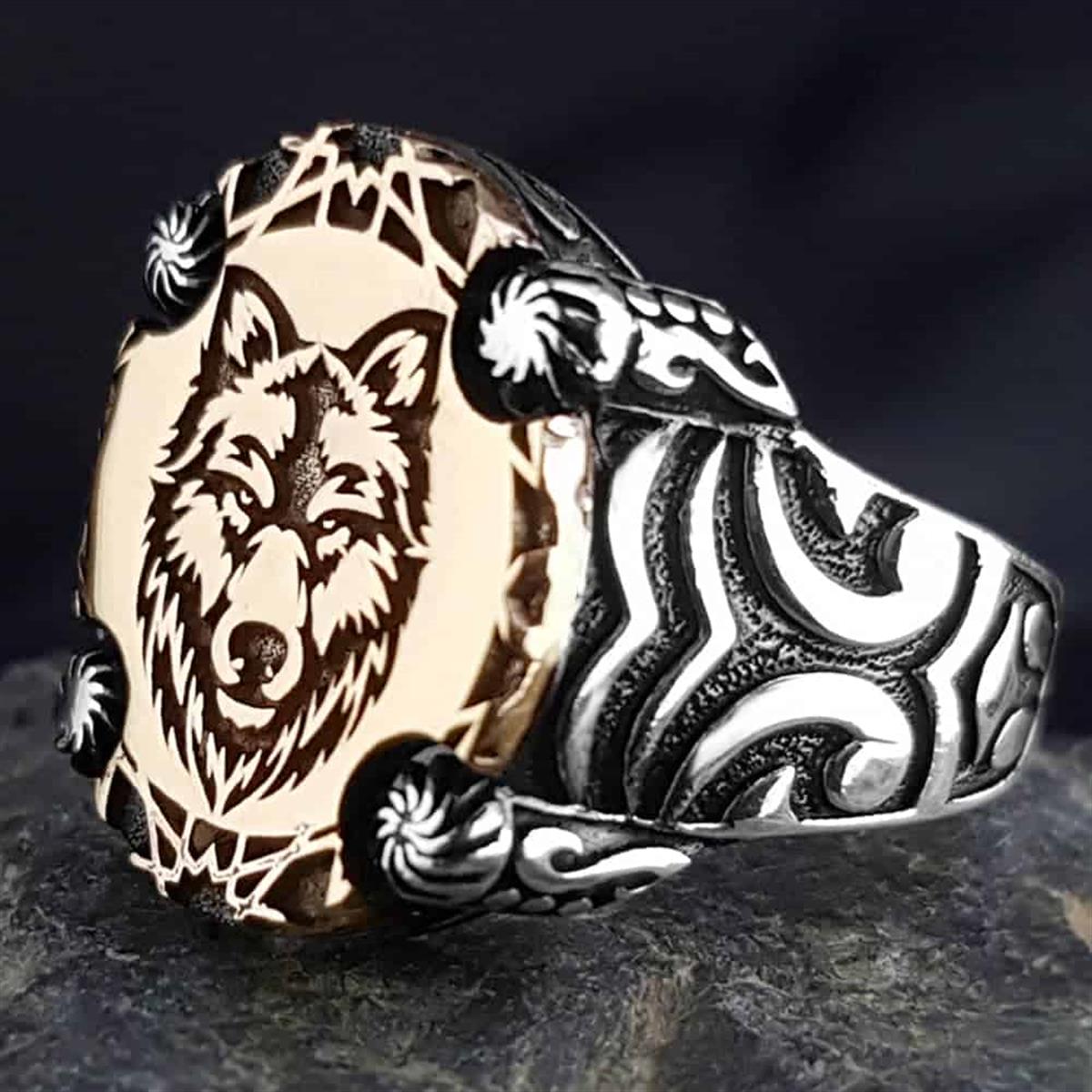 Kurt Kafası İşlemeli Kenar Motifli Gümüş Yüzük