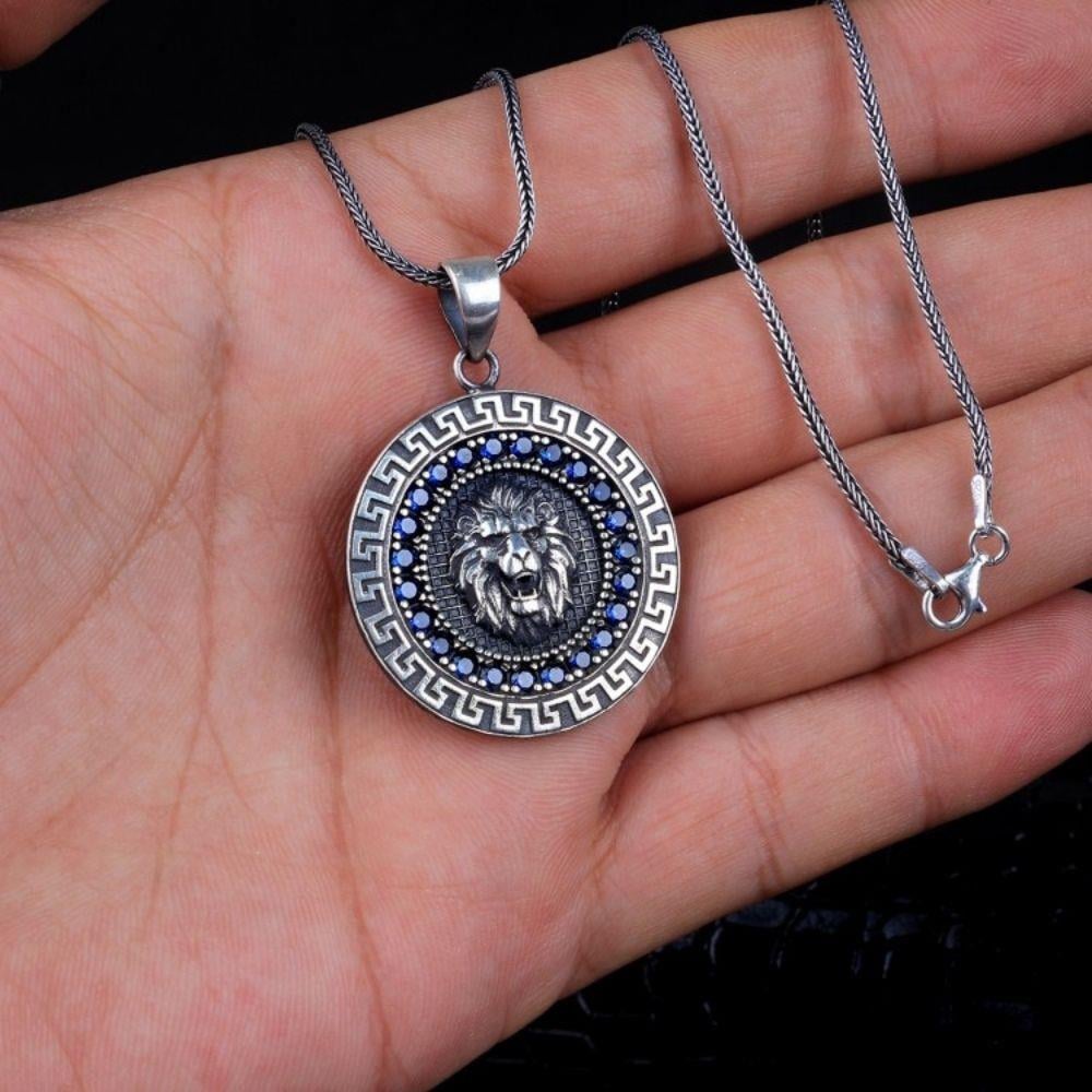 Mavi Zirkon Taşlı Aslan İşlemeli Gümüş Kolye