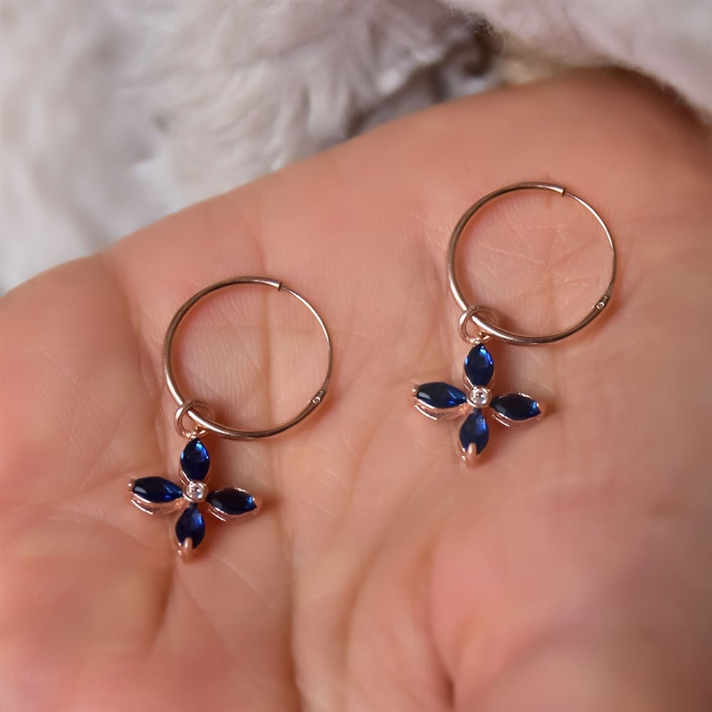 Mavi Zirkon Taşlı Çiçek Sallantılı Küpe Rose