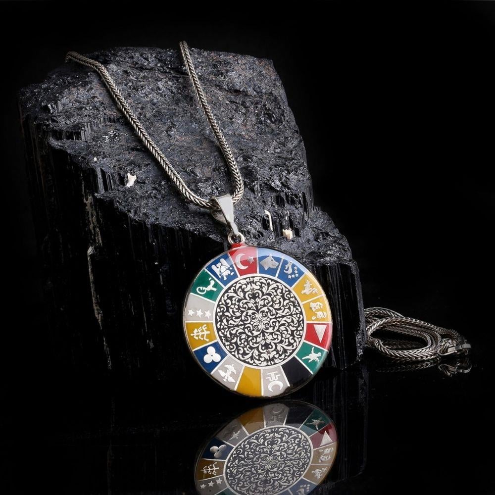 Motifli 16 Türk Devleti Gümüş Kolye