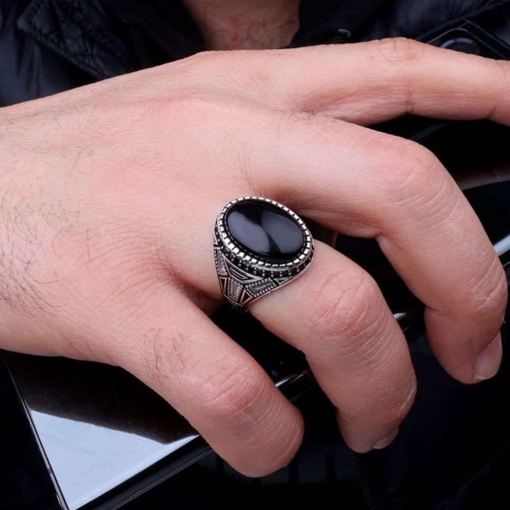 Oniks Taşlı Oval 925 Ayar Gümüş Erkek YüzükOniks Taşlı Yüzükler