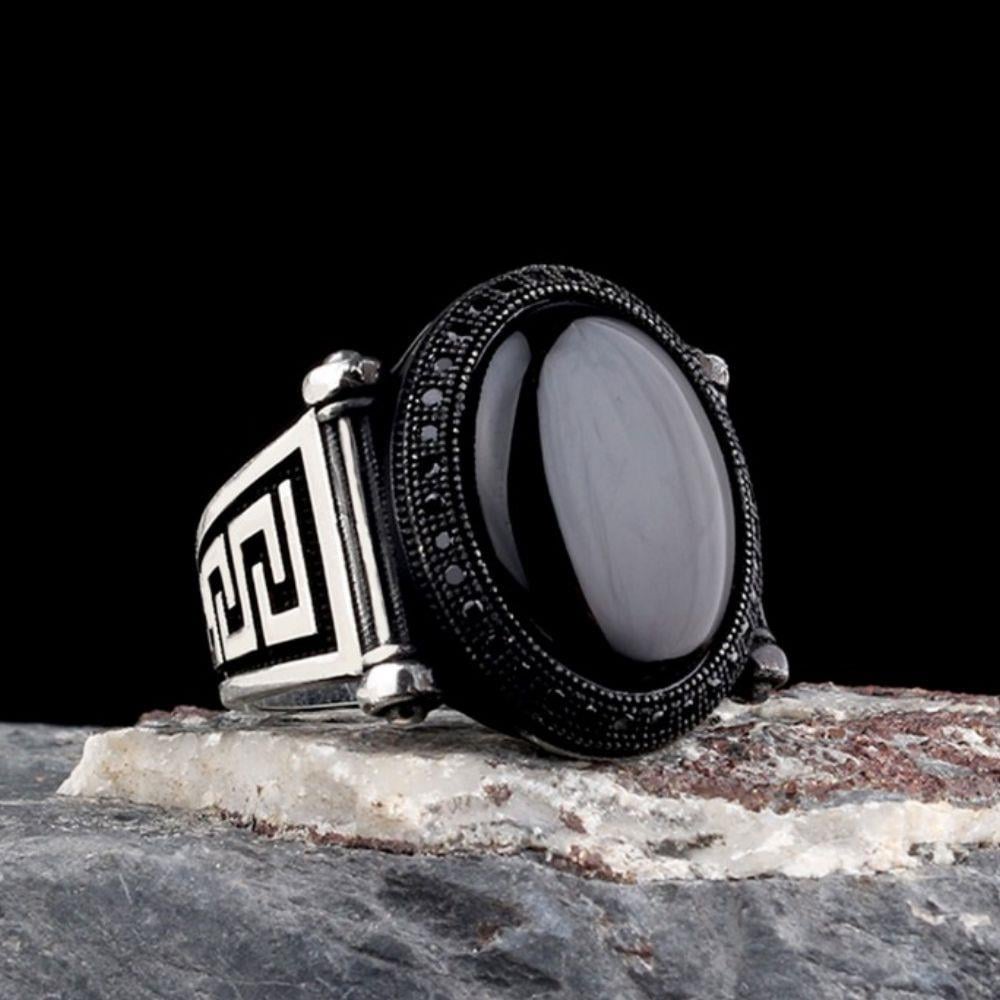 Oniks Taşlı Oval Gümüş Erkek YüzükOniks Taşlı Yüzükler