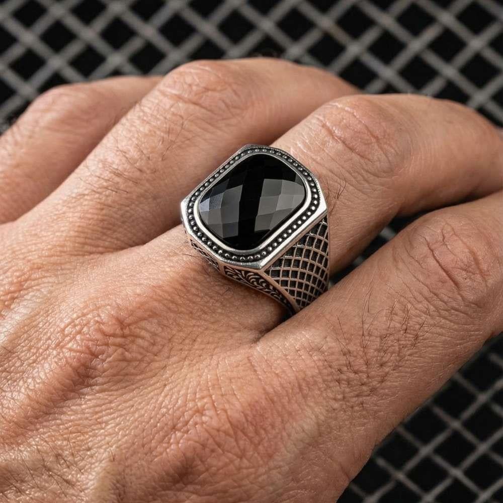 Örgü Desen Kesme Siyah Zirkon Taşlı Gümüş YüzükZirkon Taşlı Yüzükler