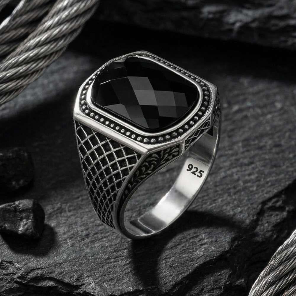 Örgü Desen Kesme Siyah Zirkon Taşlı Gümüş YüzükZirkon Taşlı Yüzükler