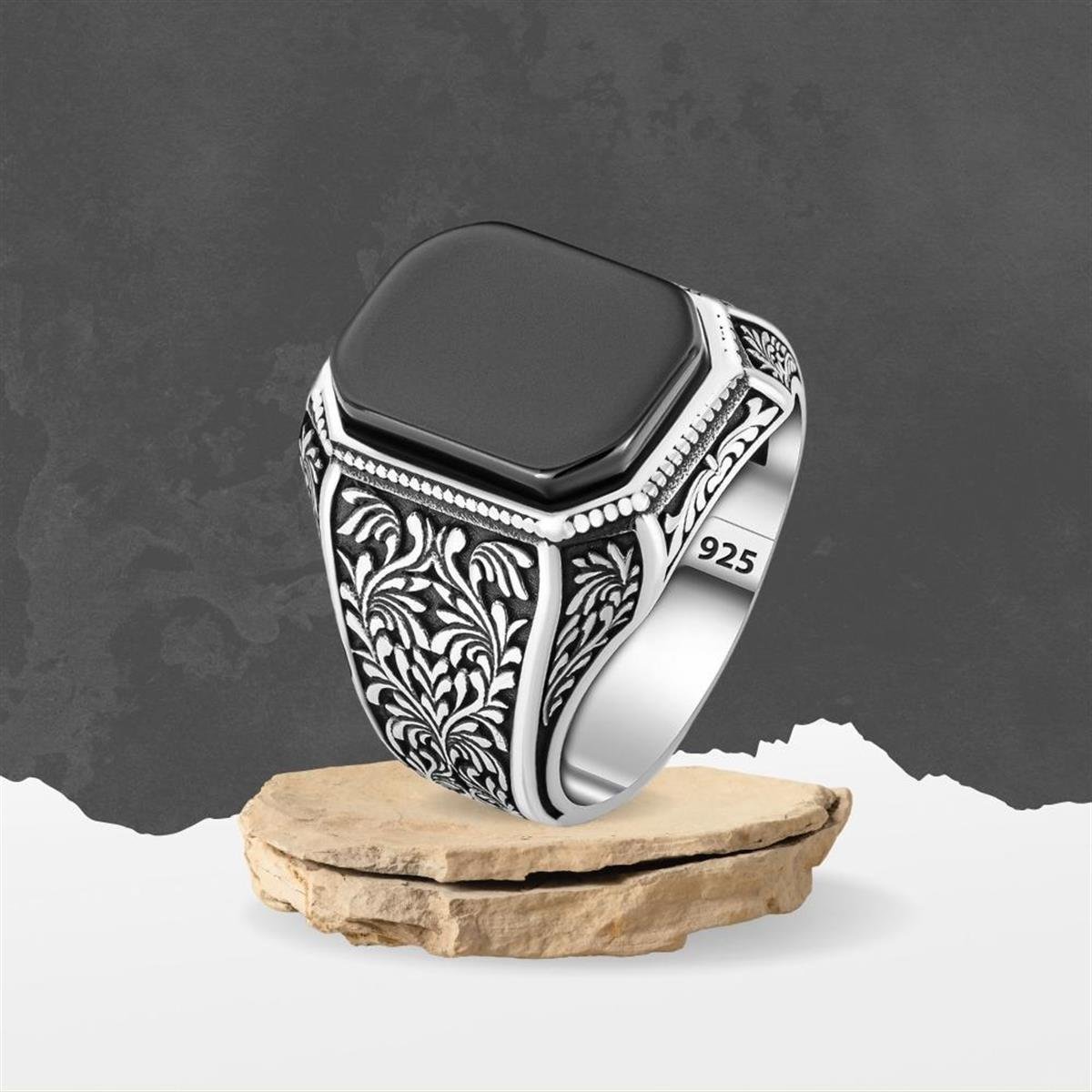 Osmanlı Motif İşlemeli Siyah Oniks Taşlı Gümüş Yüzük