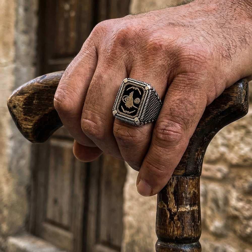 Osmanlı Tuğra İşlemeli Pençe Gümüş YüzükTuğra Yüzük