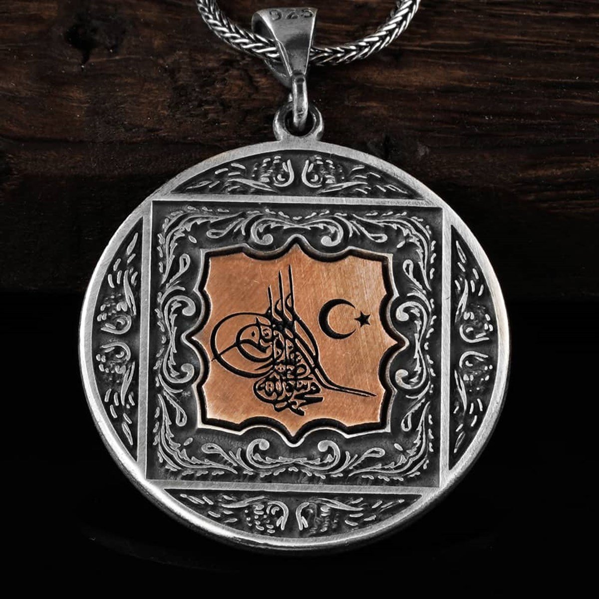 Osmanlı Tuğra ve Ay Yıldız İşlemeli Gümüş Kolye