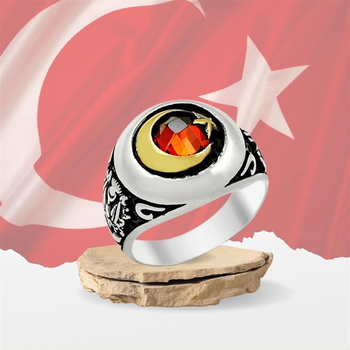 Oval Ay Yıldız Desenli Taşlı Gümüş Erkek Yüzük