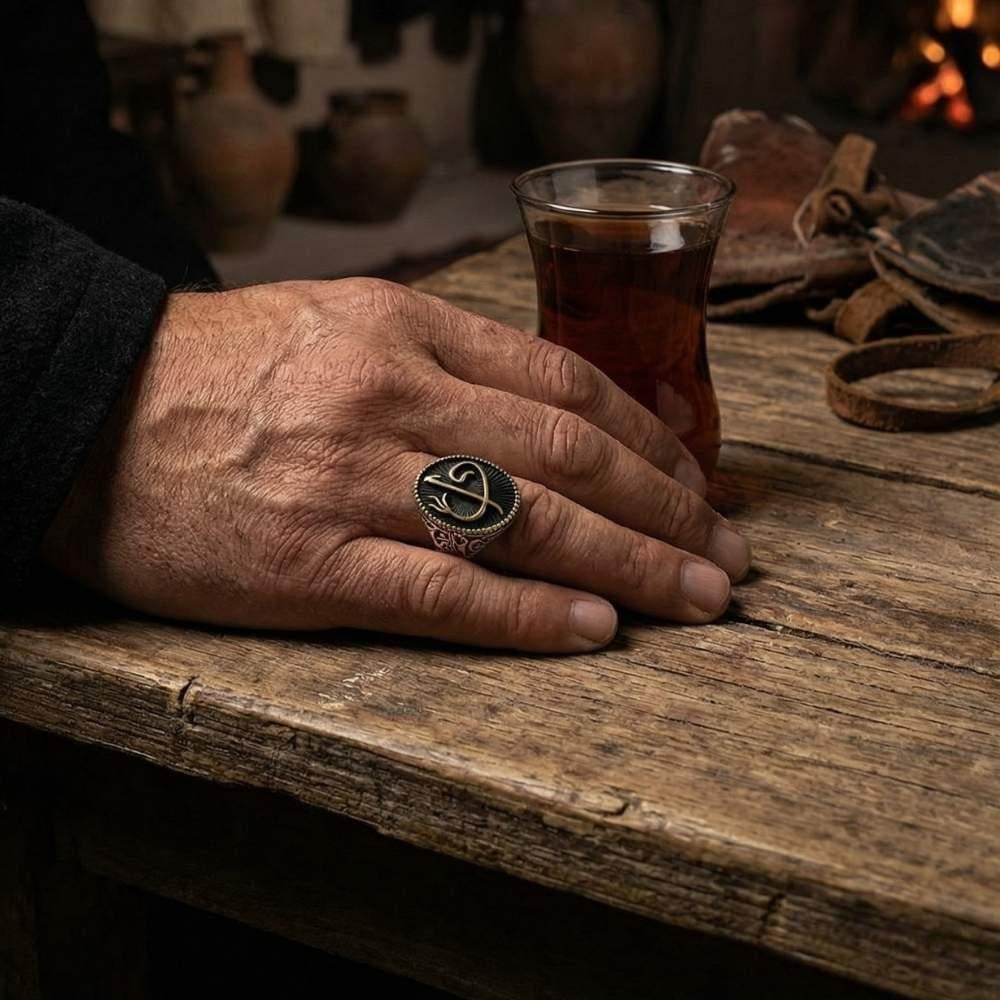 Oval Elif Vav Motifli Gümüş Erkek YüzükAlep Waw Ring