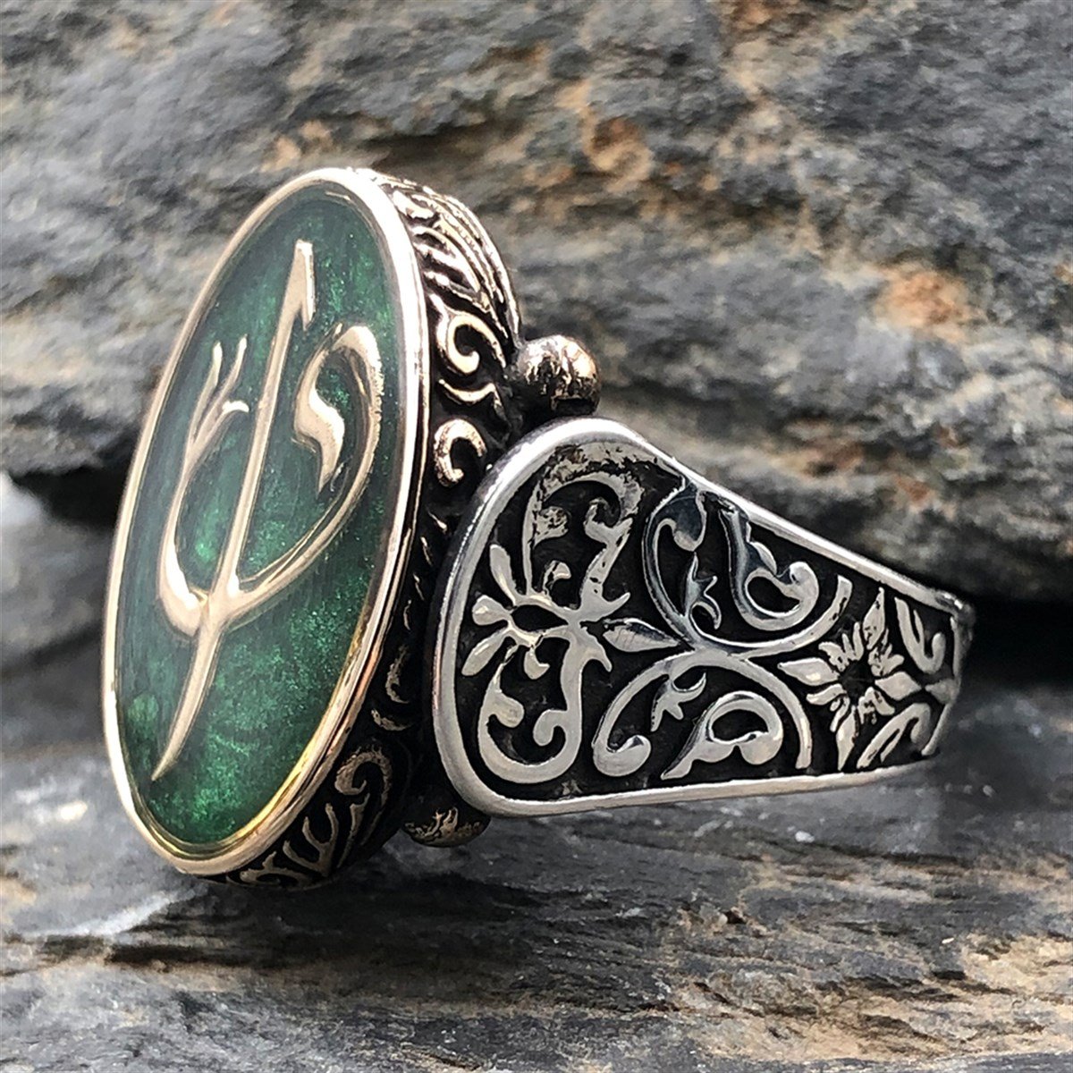 Oval Kafa Elif Vav Desenli Mineli Gümüş Erkek Yüzük