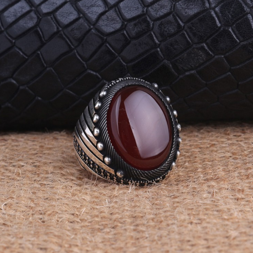 Oval Kasa Kırmızı Akik Taşlı Gümüş Yüzük