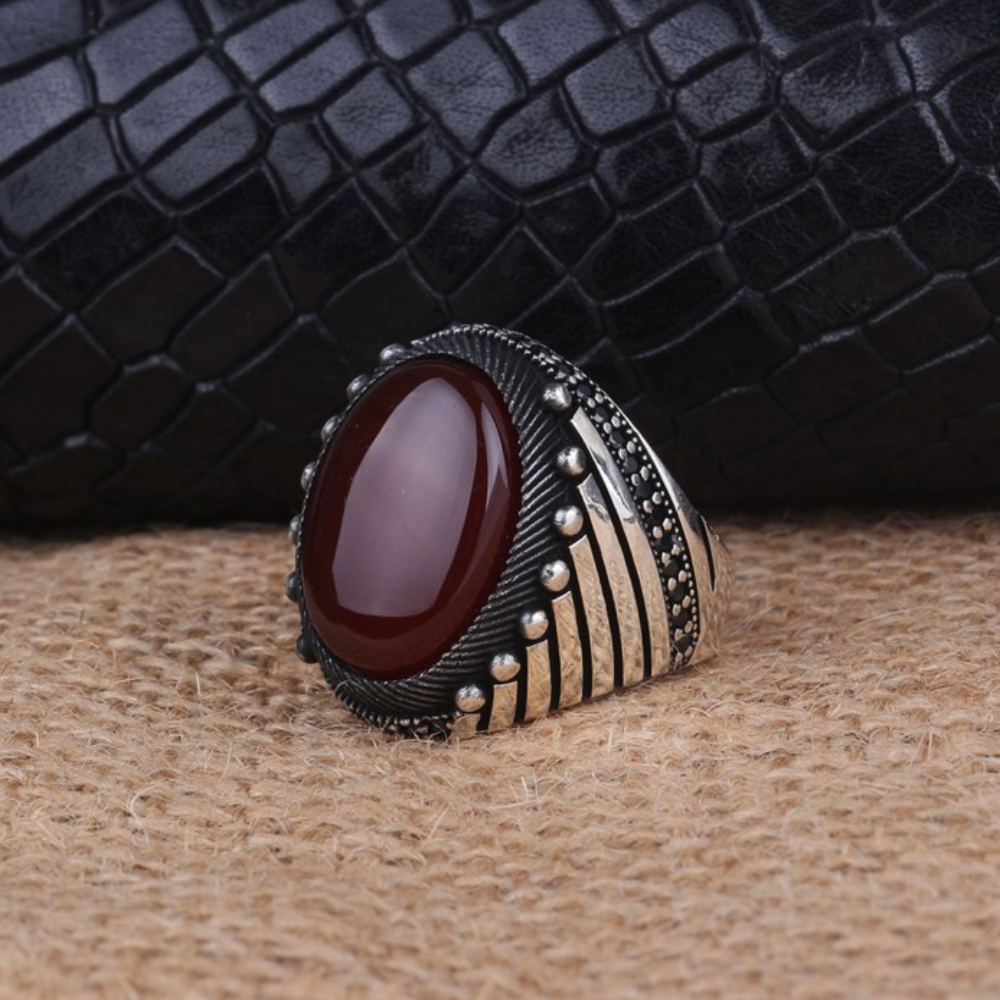 Oval Kasa Kırmızı Akik Taşlı Gümüş Yüzük
