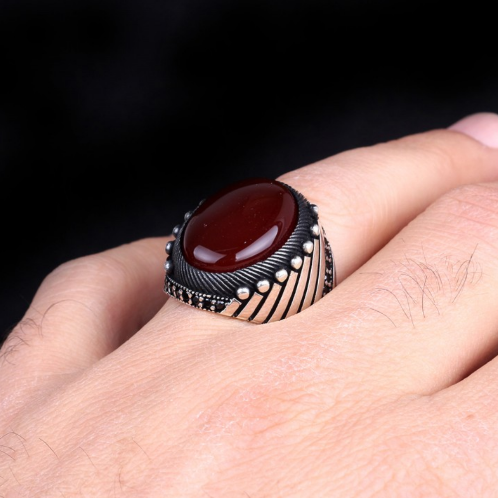 Oval Kasa Kırmızı Akik Taşlı Gümüş Yüzük