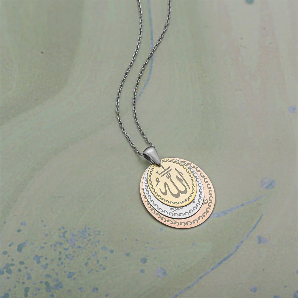 Oval Motifli Ayet İşlemeli Gümüş Kolye