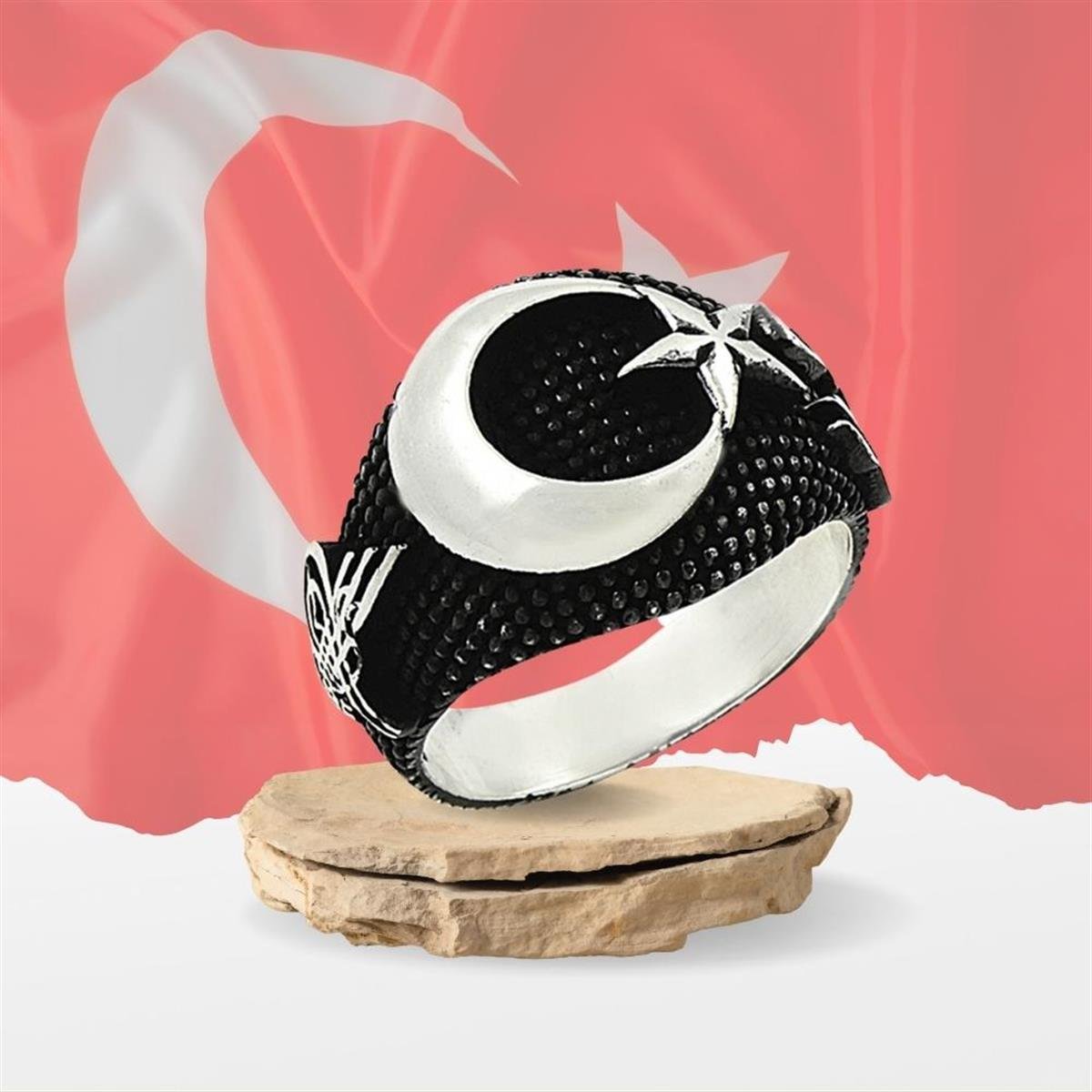 Oval Siyah Zeminli Ay Yıldız Desenli Gümüş Erkek Yüzük