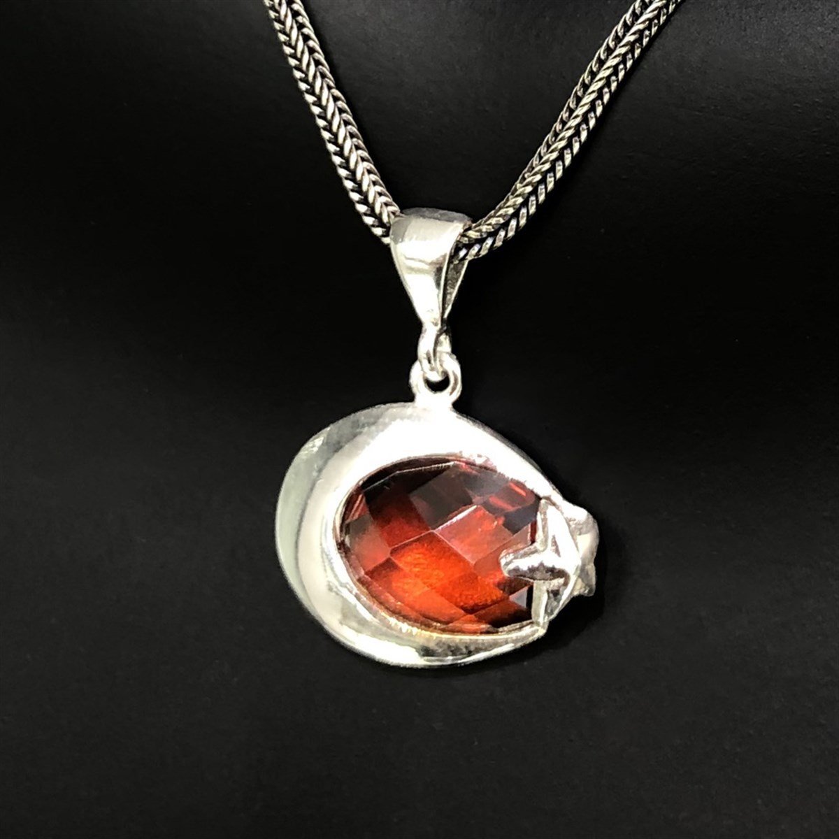 Oval Zirkon Taşlı Ay Yıldız Model Gümüş Kolye