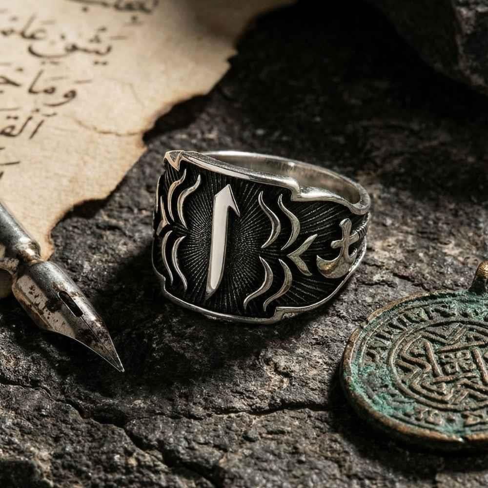Özel Siyah Zeminli Balta Desenli Elif Motifli Gümüş Erkek YüzükElif Vav Yüzük