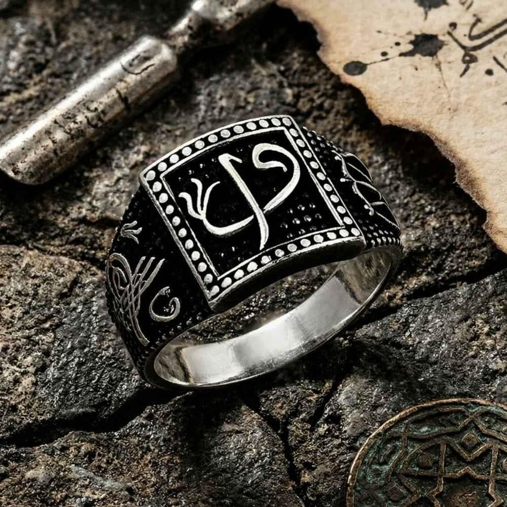 Özel Siyah Zeminli Tuğra Ve Elif Vav Motifli Gümüş Erkek YüzükElif Vav Yüzük