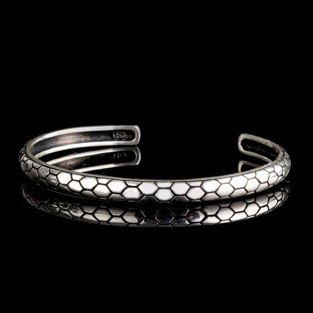 Petek Desenli Gümüş Kelepçe Bileklik