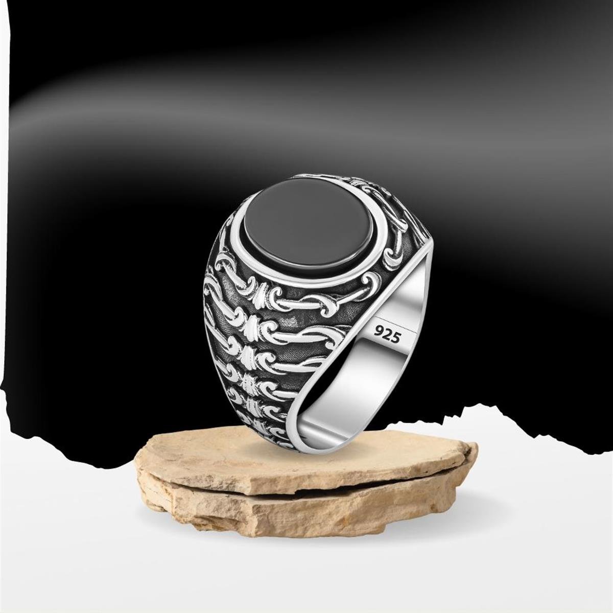 Sarmaşık Desenli Oval Oniks Gümüş Yüzük